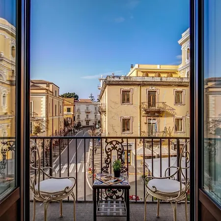 Oda ve Kahvaltı Square