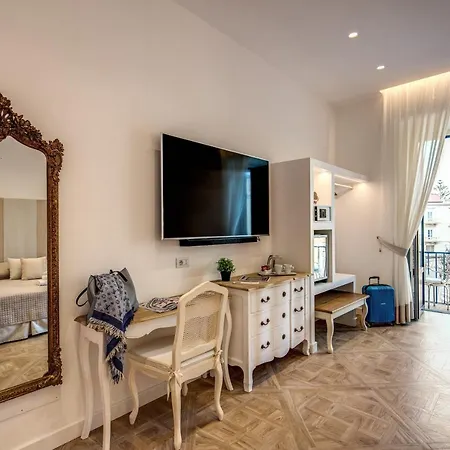 Square Oda ve Kahvaltı 4*