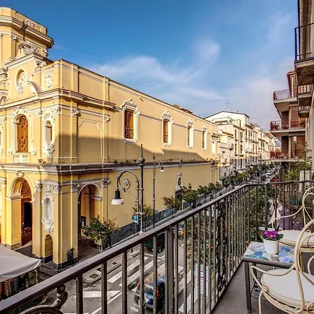 Square Oda ve Kahvaltı