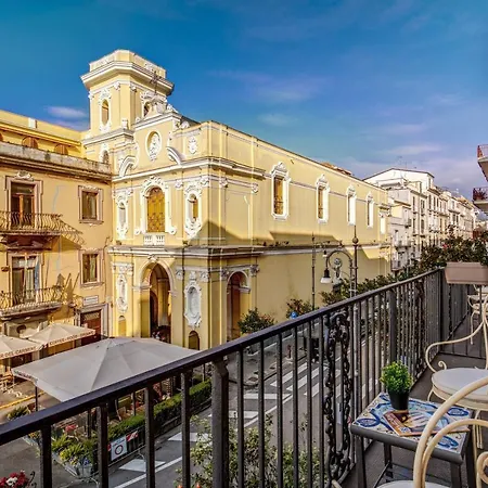 Bed & Breakfast Square