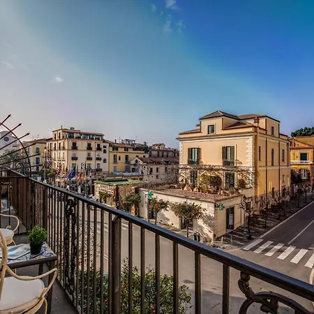 Square Sorrente