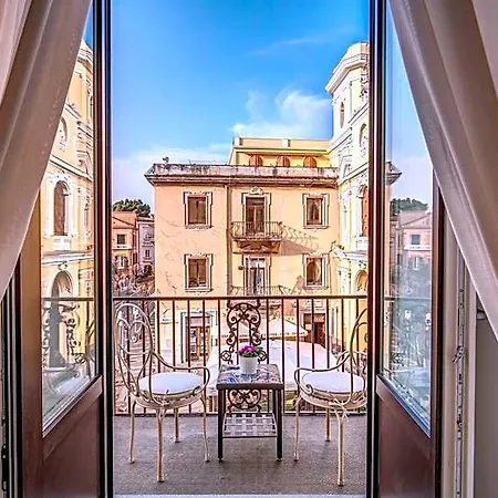 Square 4* Sorrento