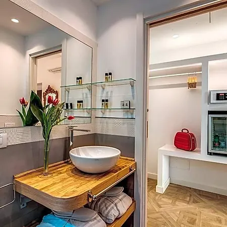 Square Oda ve Kahvaltı 4*