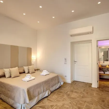 Bed & Breakfast Square