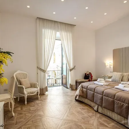 Bed & Breakfast Square