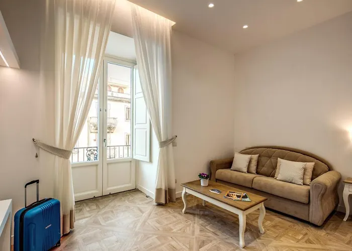 לינה וארוחת בוקר Square 4*