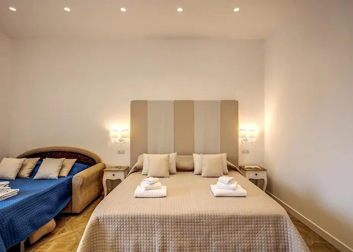 Square Bed & Breakfast