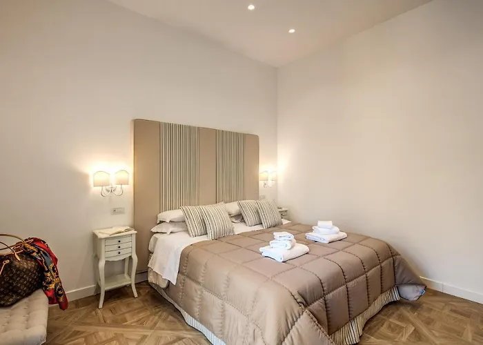 Square 4* סורנטו