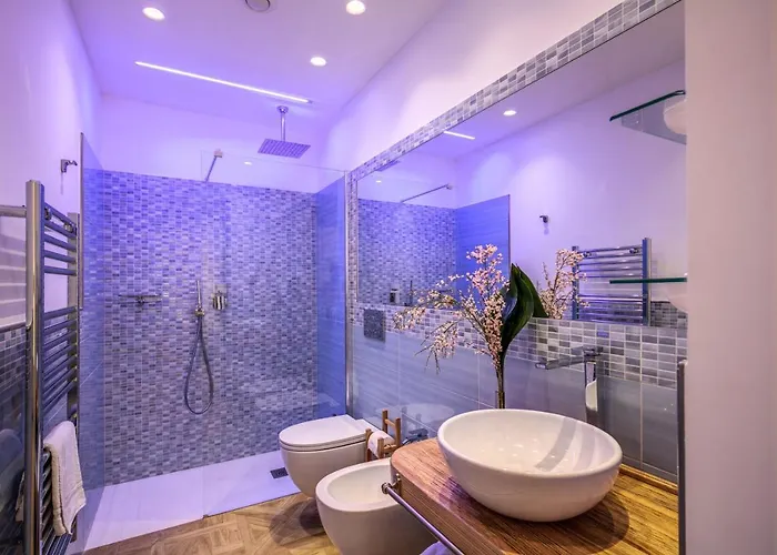 לינה וארוחת בוקר Square