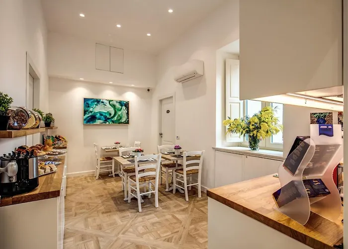 Square 4* סורנטו